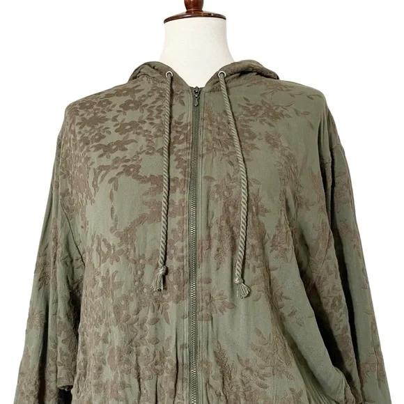 Antropologie Saturday Sunday Tonal Embroidered
Floral Green Dolan Sleeve Jacket - Picture 9 of 12